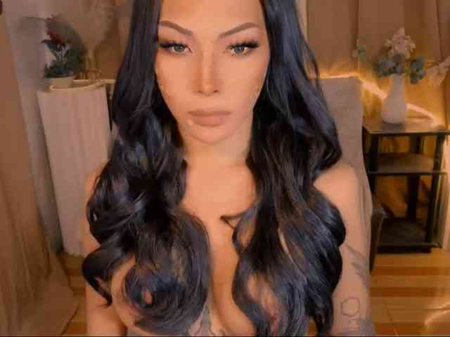 xqueenyunis