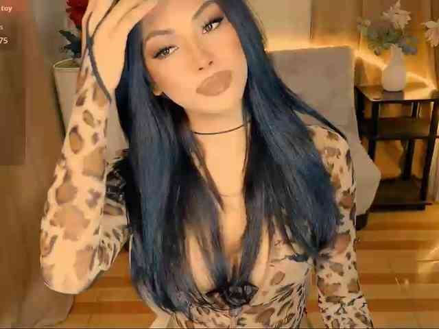 xqueenyunis Sex Cam Show