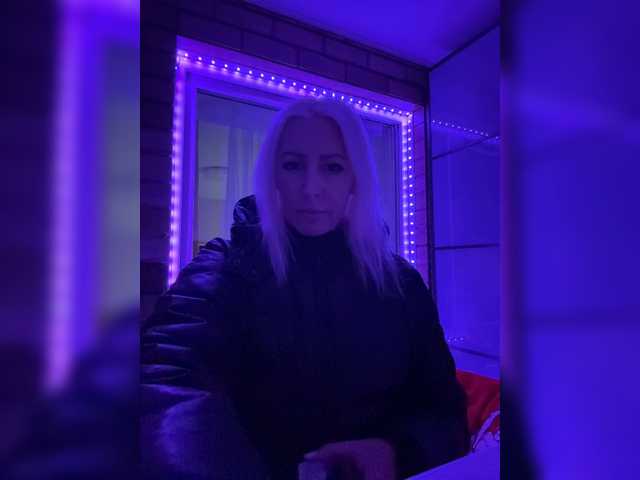 Cosmos13131 live cam on BongaCams