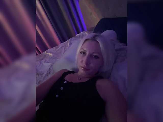 Cosmos13131 live cam on BongaCams