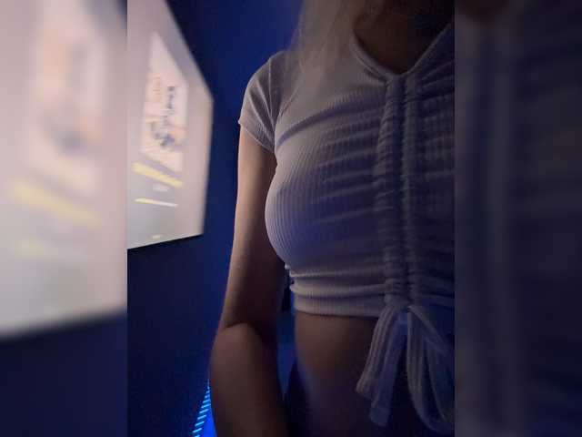 Cosmos13131 live cam on BongaCams