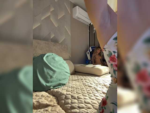 Cosmos13131 live cam on BongaCams
