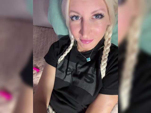 Cosmos13131 live cam on BongaCams