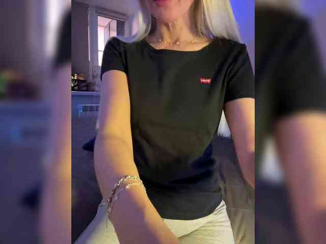 Cosmos13131 Live Webcam on BongaCams