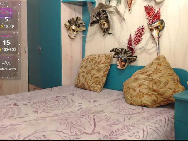 CrazyLaGirl live webcam show