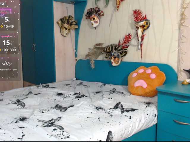CrazyLaGirl live cam on BongaCams