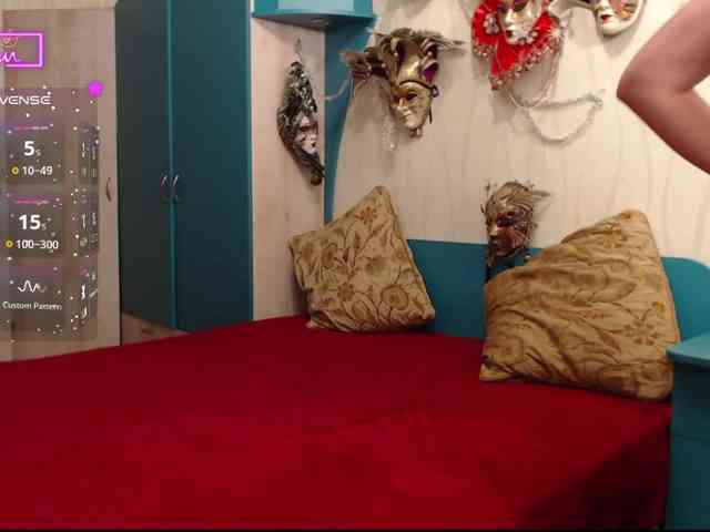 CrazyLaGirl webcam
