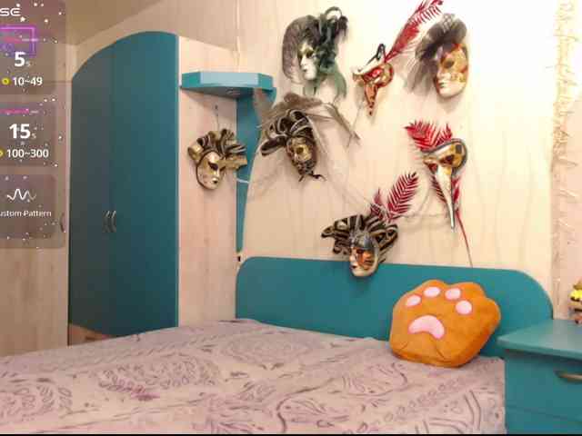 CrazyLaGirl webcam