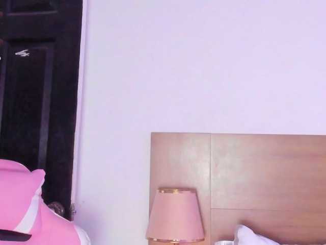 sellenasquirt live cam on BongaCams