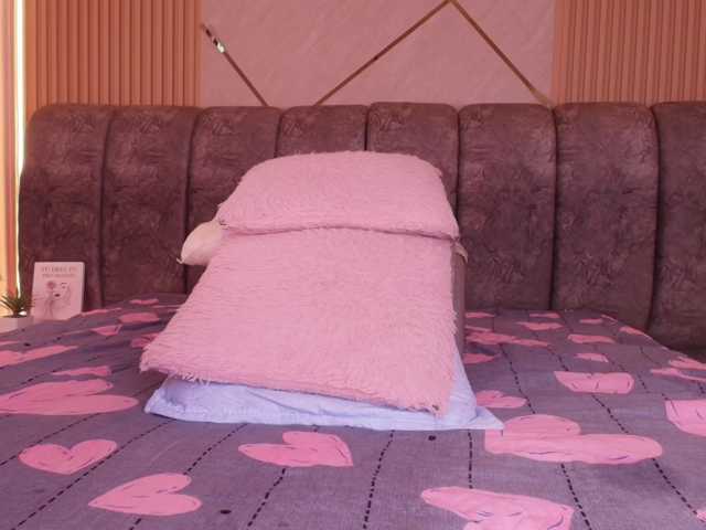 naia-blesed live cam on BongaCams