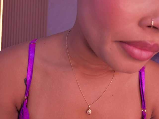 naia-blesed live cam on BongaCams