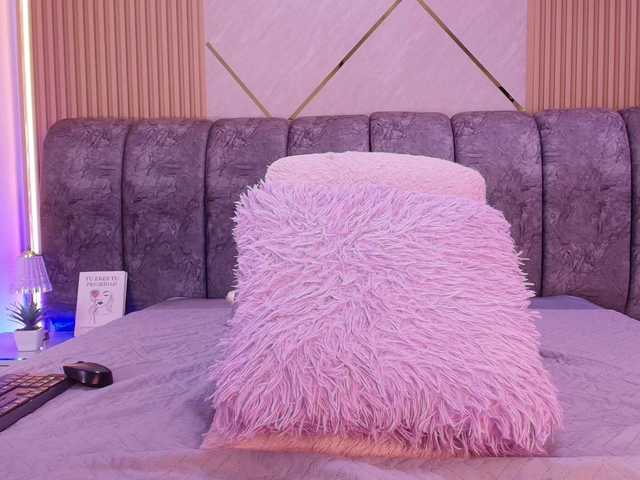 naia-blesed's BongaCams show and profile