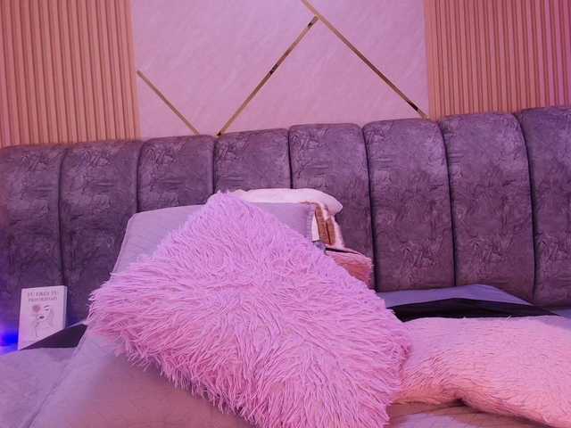 naia-blesed's BongaCams show and profile