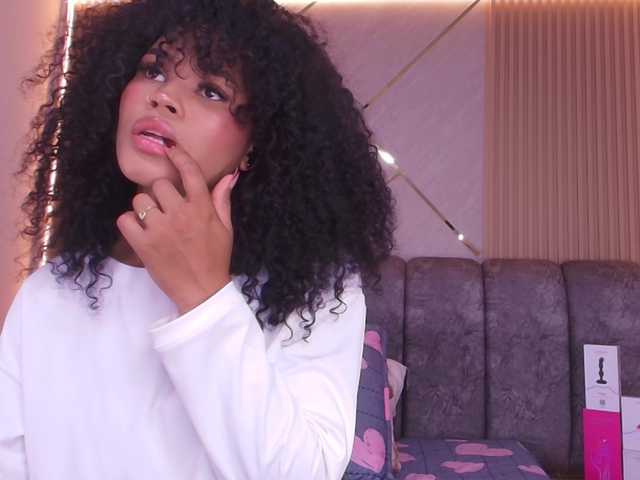 naia-blesed live cam preview