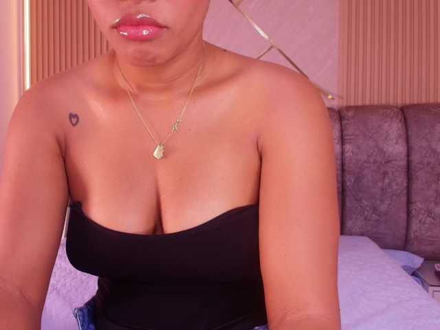 naia-blesed live cam on BongaCams