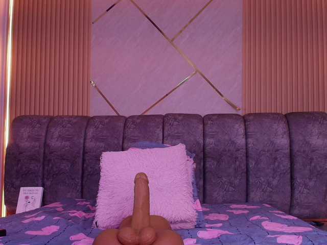 naia-blesed live cam preview