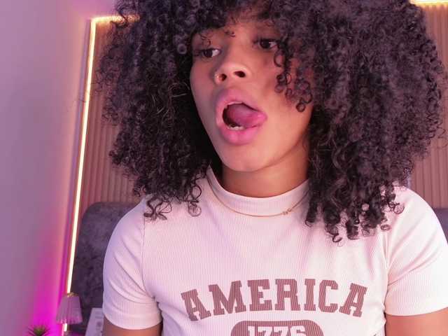 naia-blesed live cam on BongaCams