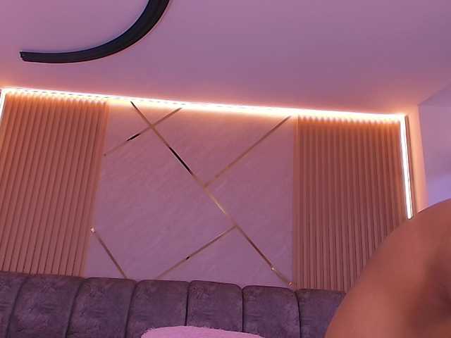 naia-blesed live cam preview