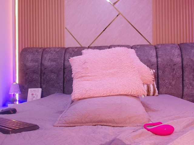 naia-blesed's BongaCams show and profile