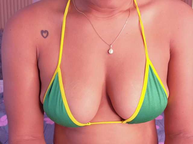 naia-blesed live cam on BongaCams