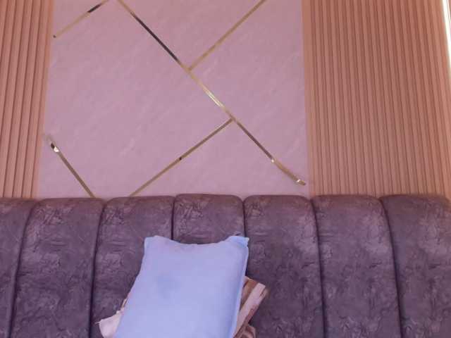 naia-blesed live cam preview