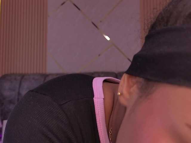 naia-blesed live cam on BongaCams