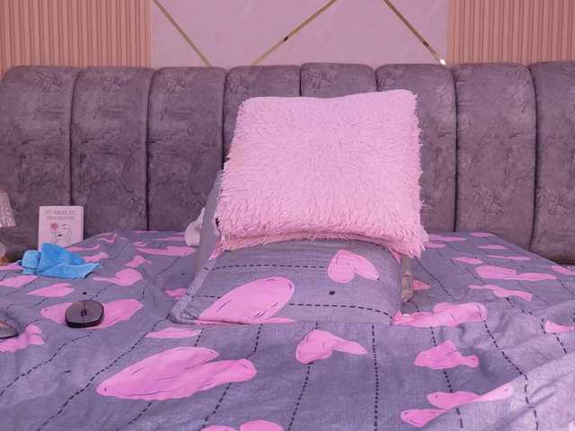 naia-blesed live webcam show