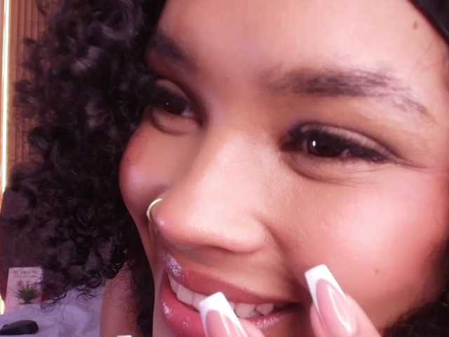 naia-blesed live cam on BongaCams