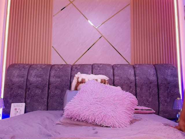 naia-blesed's BongaCams show and profile