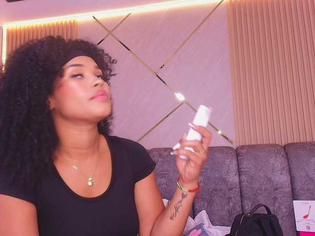 naia-blesed live cam on BongaCams