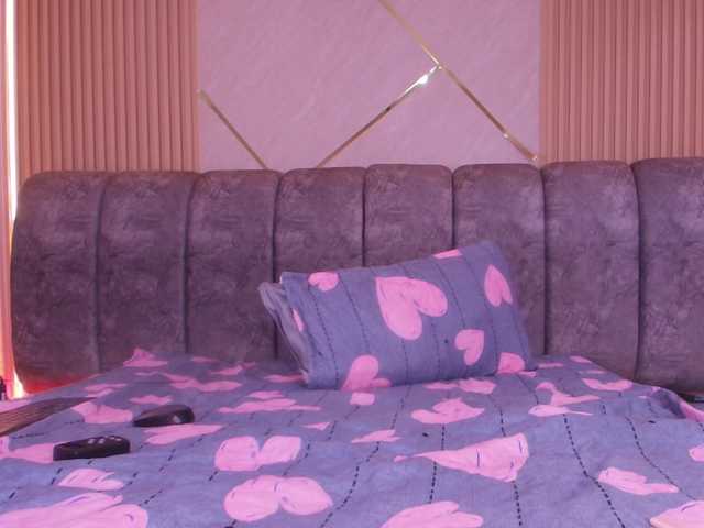 naia-blesed live cam preview