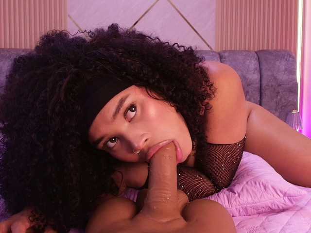 naia-blesed Live Cam and Statistics on UnifiedCams