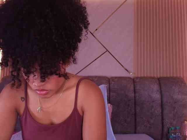 Modella: naia-blesed