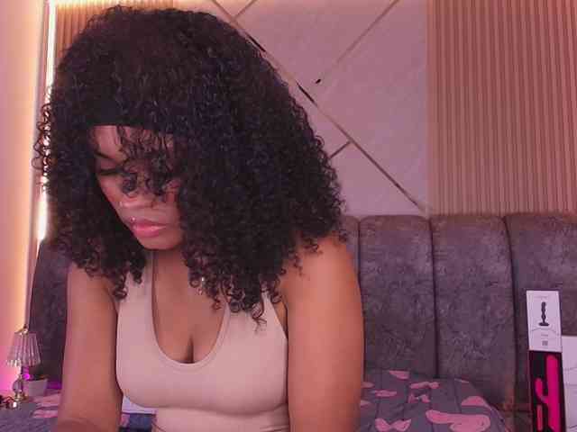 Modella: naia-blesed