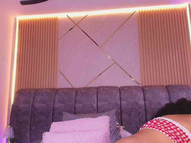 Modella: naia-blesed