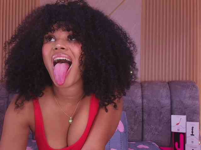 Modella: naia-blesed