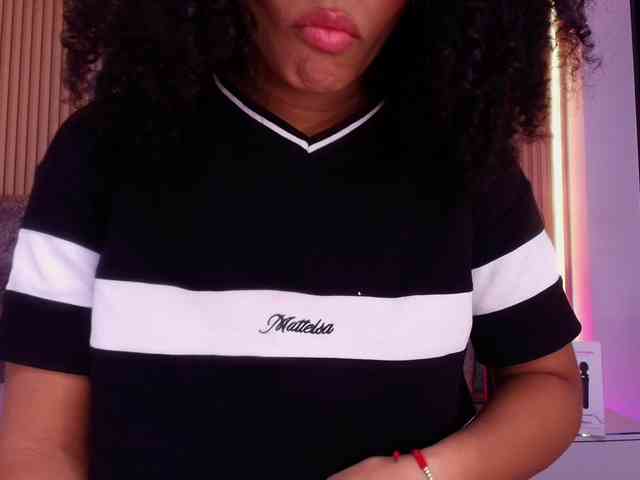 Modella: naia-blesed