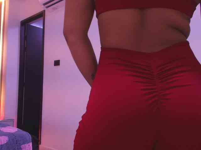 Modella: naia-blesed