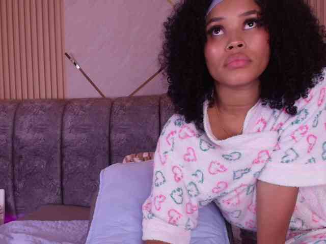 Modella: naia-blesed
