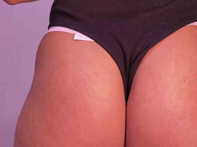 Modella: naia-blesed