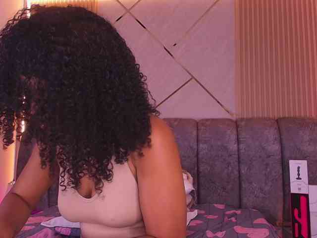 Modella: naia-blesed