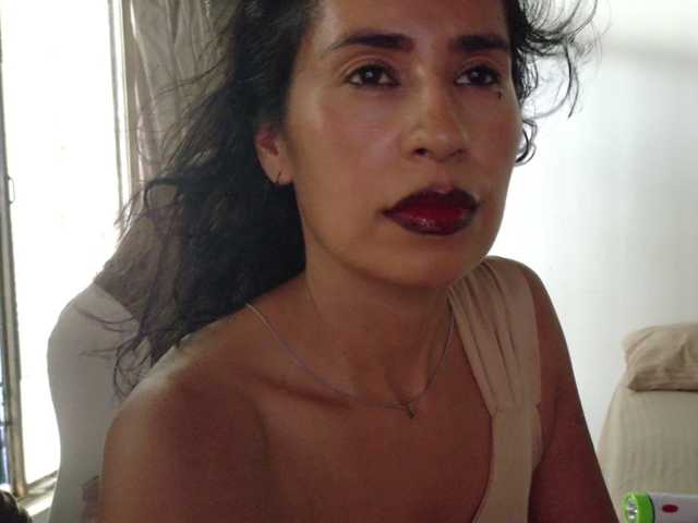 cataleya35 live cam on BongaCams