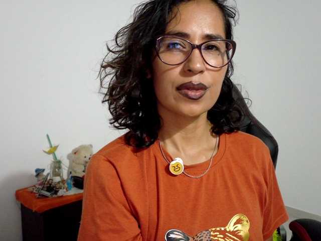 cataleya35's BongaCams show and profile