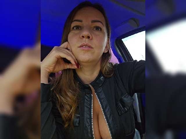 le modèle MilaSavory est en webcam porno dans un show sur le site bongacams, il possède les tags suivants: White/Caucasian,Blonde,Shaved