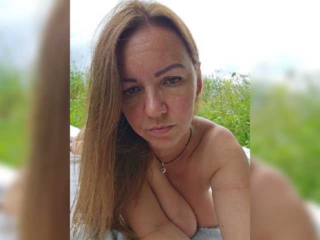 MilaSavory live cam on BongaCams
