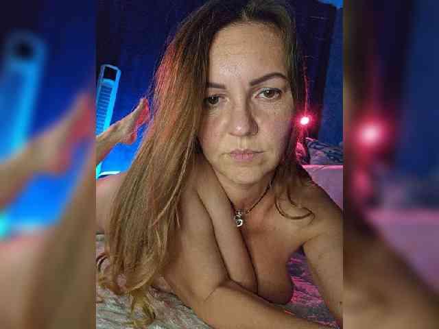 MilaSavory webcam
