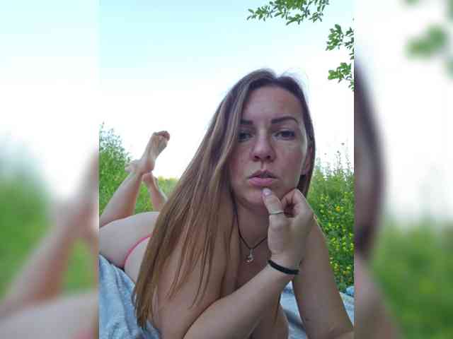 MilaSavory webcam
