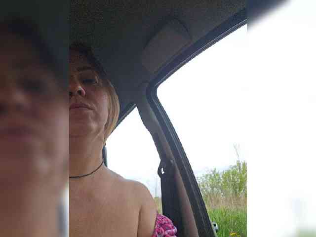 MilaSavory webcam