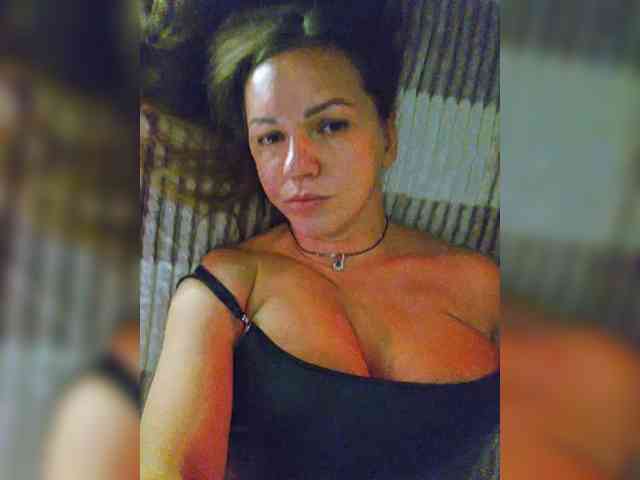 MilaSavory webcam