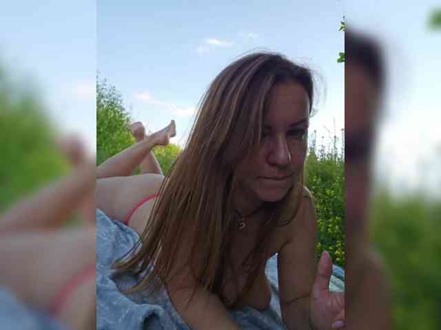 MilaSavory webcam